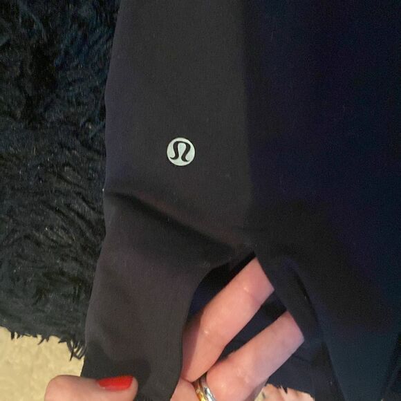 EUC Vintage Lululemon Gather & Grow Crops in Black Secret Garden Hot Pink Floral - Picture 5 of 5